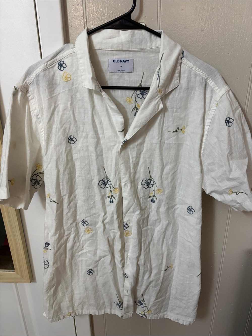 Old Navy White Floral Short Sleeve Button-Up Shirt - Yellow & Blue Detail